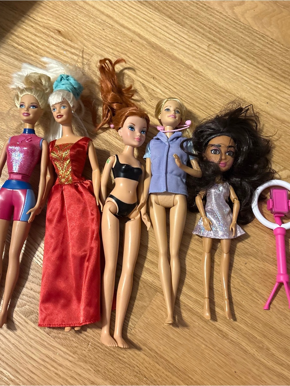 Barbie Doll Lot with Pink, Red, Black, Purple and Silver Outfits Tripod